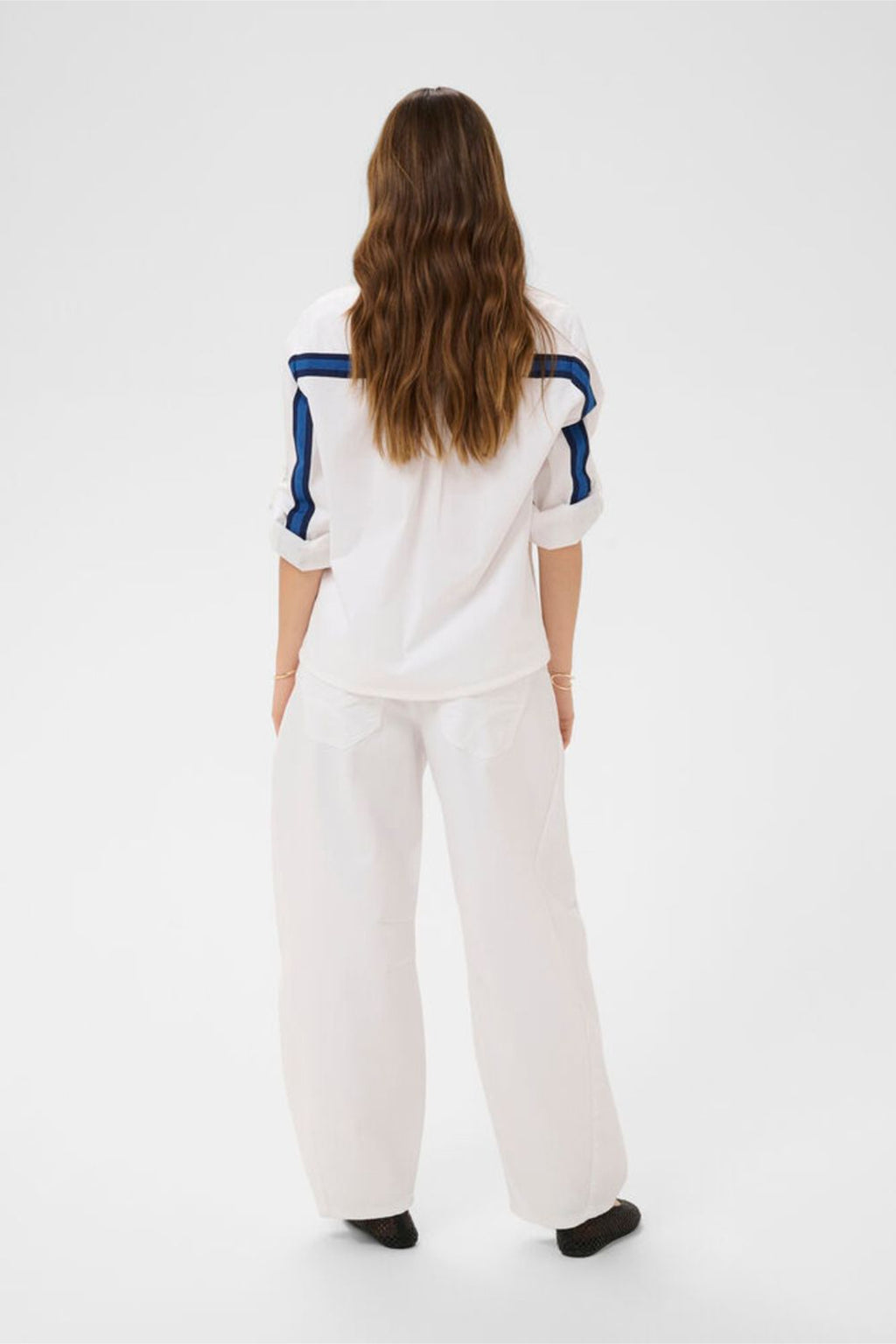 Back view of model wearing Cream 10614892 CREstela Short Shirt Snow White with Blue by Cream, shop Cream at Dotique