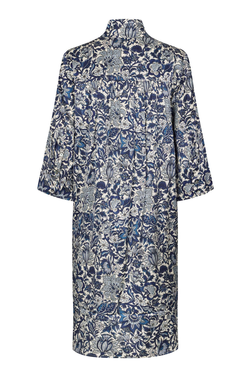 Shop the Dea Kudibal KamillesDEA Dress in Dentelle Midnight at Dotique. A luxurious stretch silk midi dress in a beautiful blue floral print.