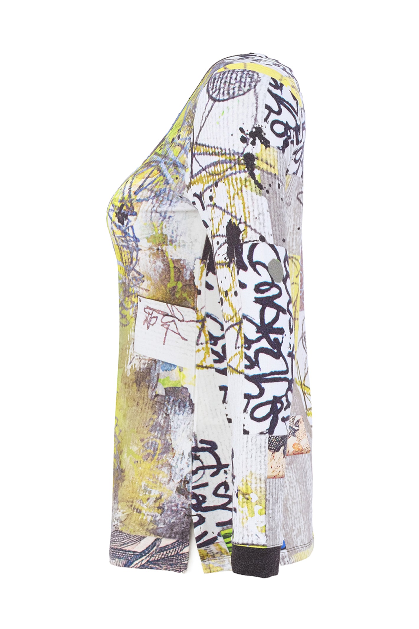 Dolcezza 76720 assorted knit jumper with an abstract collage print, round neckline and long sleeves.