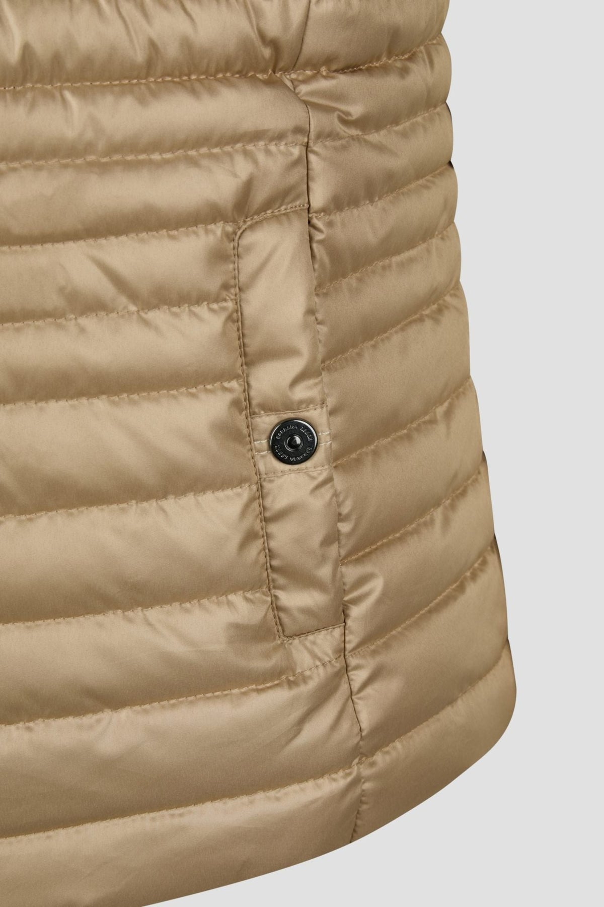Barbara Lebek 11090062 reversible gilet in Beige – beige side, quilting detail. Shop Barbara Lebek at Dotique.