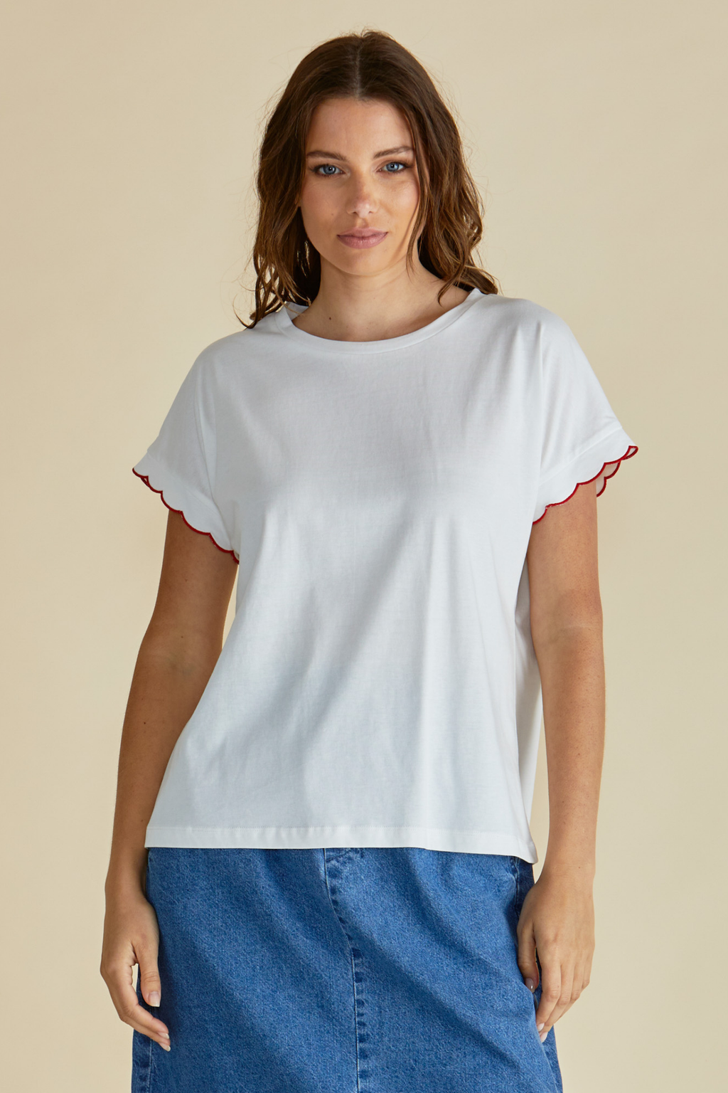 Dotique Betty Basics BB2079 Sloane Scallop T-Shirt in white with scallop neckline