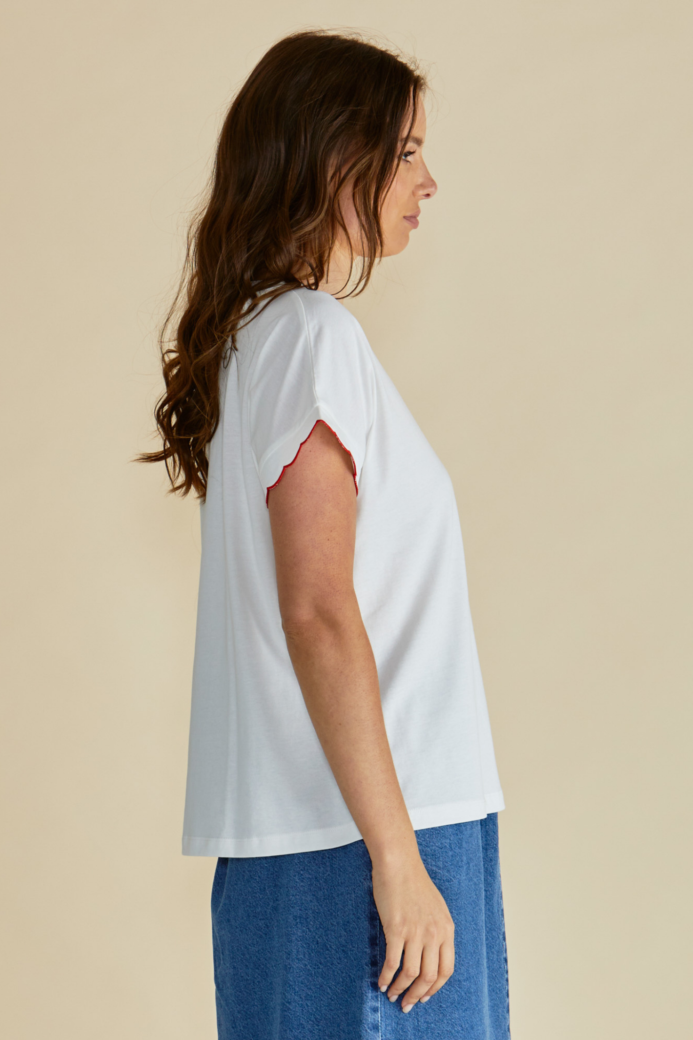 Dotique Betty Basics BB2079 Sloane Scallop T-Shirt in white with scallop neckline