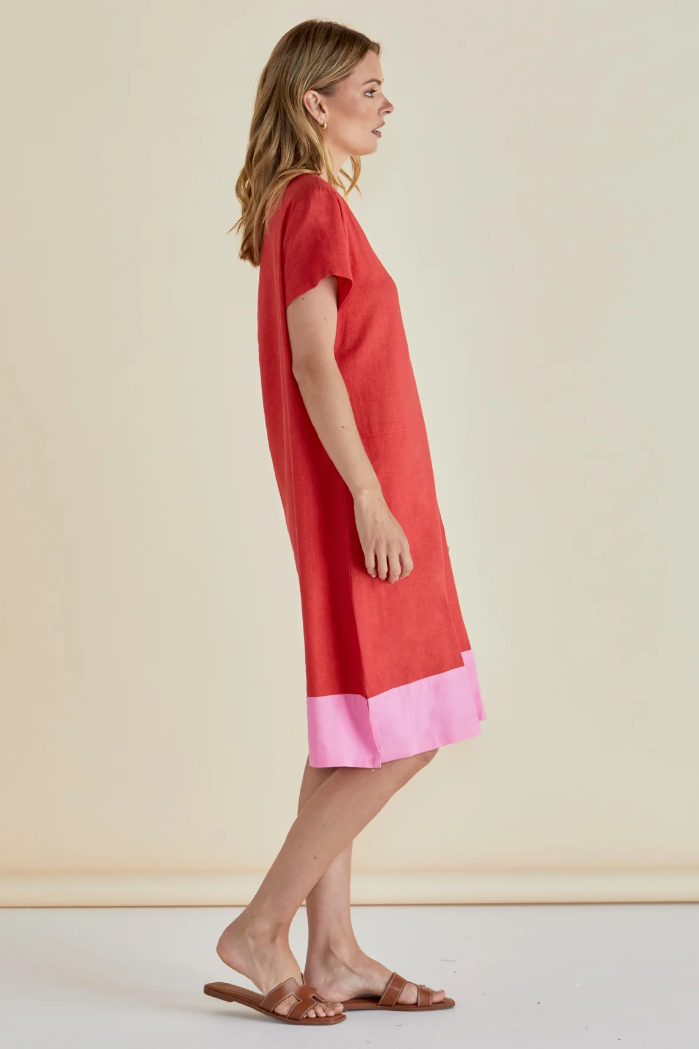 Dotique Betty Basics BB8390 Elwood dress in red and pink with V-neck