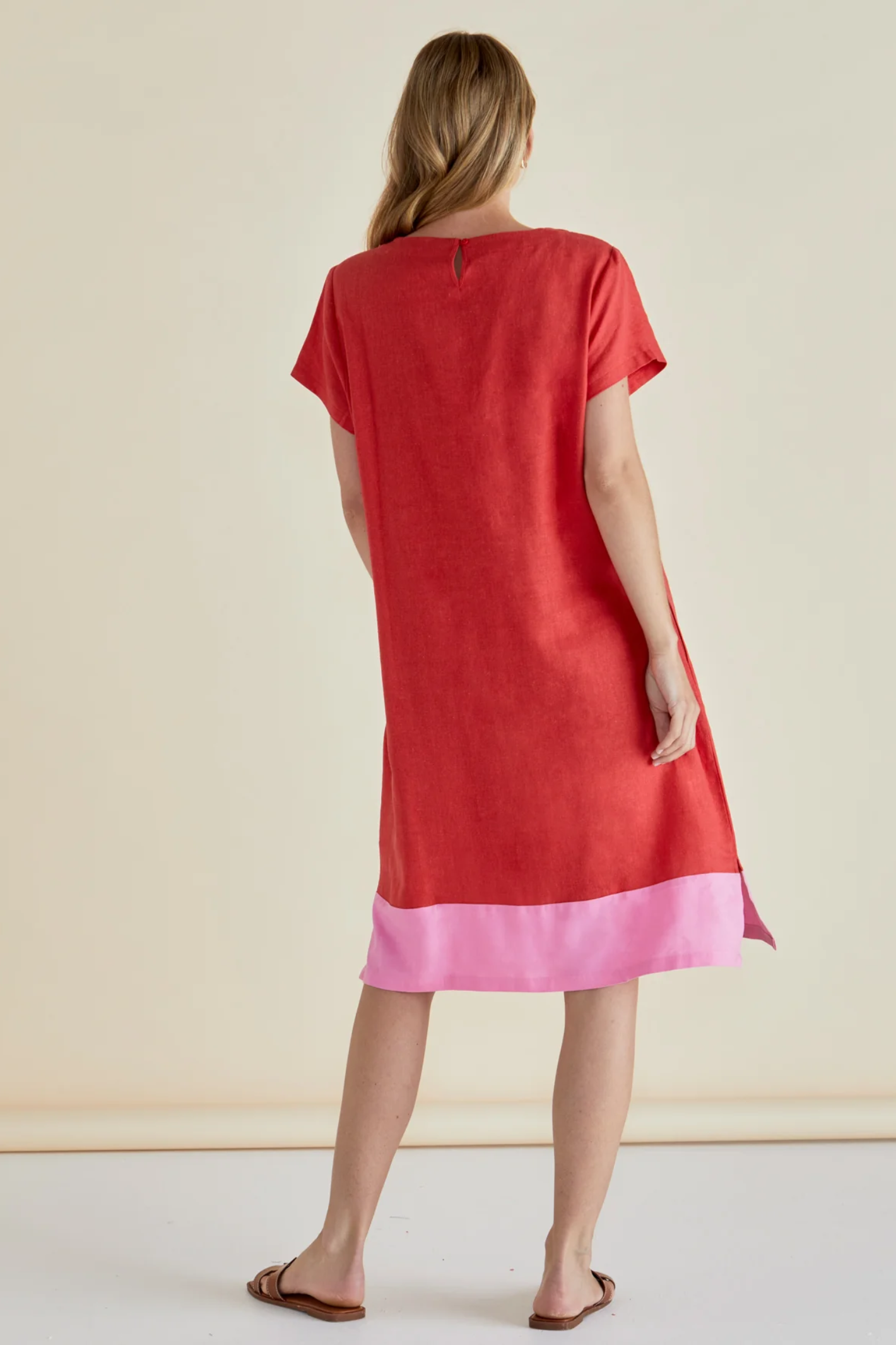 Dotique Betty Basics BB8390 Elwood dress in red and pink with V-neck