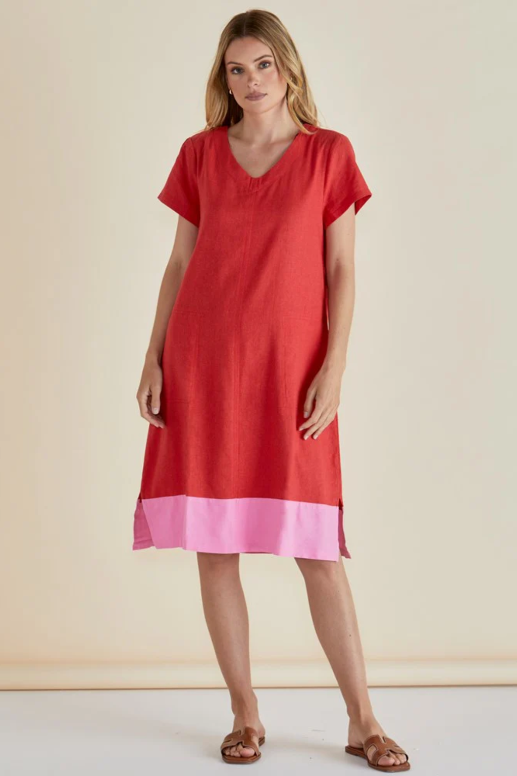 Dotique Betty Basics BB8390 Elwood dress in red and pink with V-neck