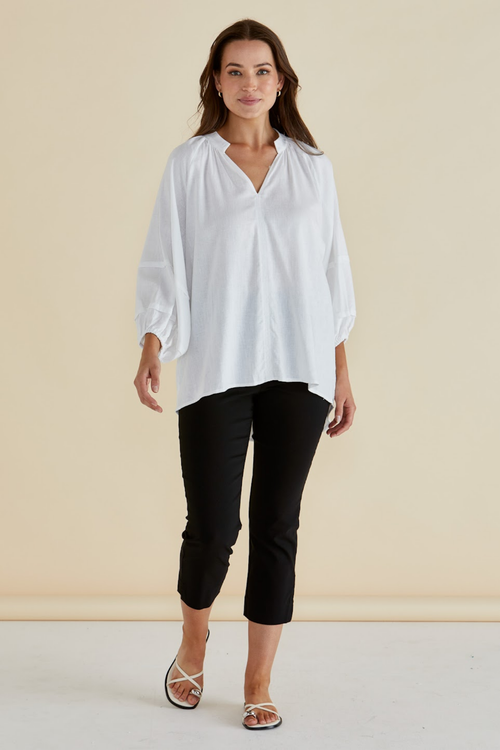 Dotique Betty Basics BB8434 Grazia Blouse in white with V-neck and collar