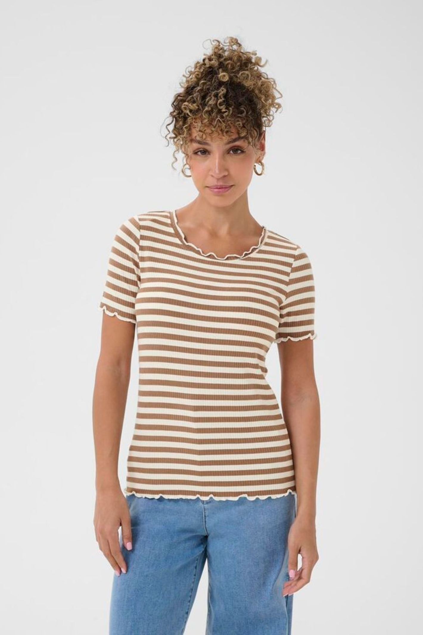 Striped ribbed t-shirt in cocoa and crème by Cream. Soft, stretchy and easy to wear for everyday outfits. Shop now at Dotique.