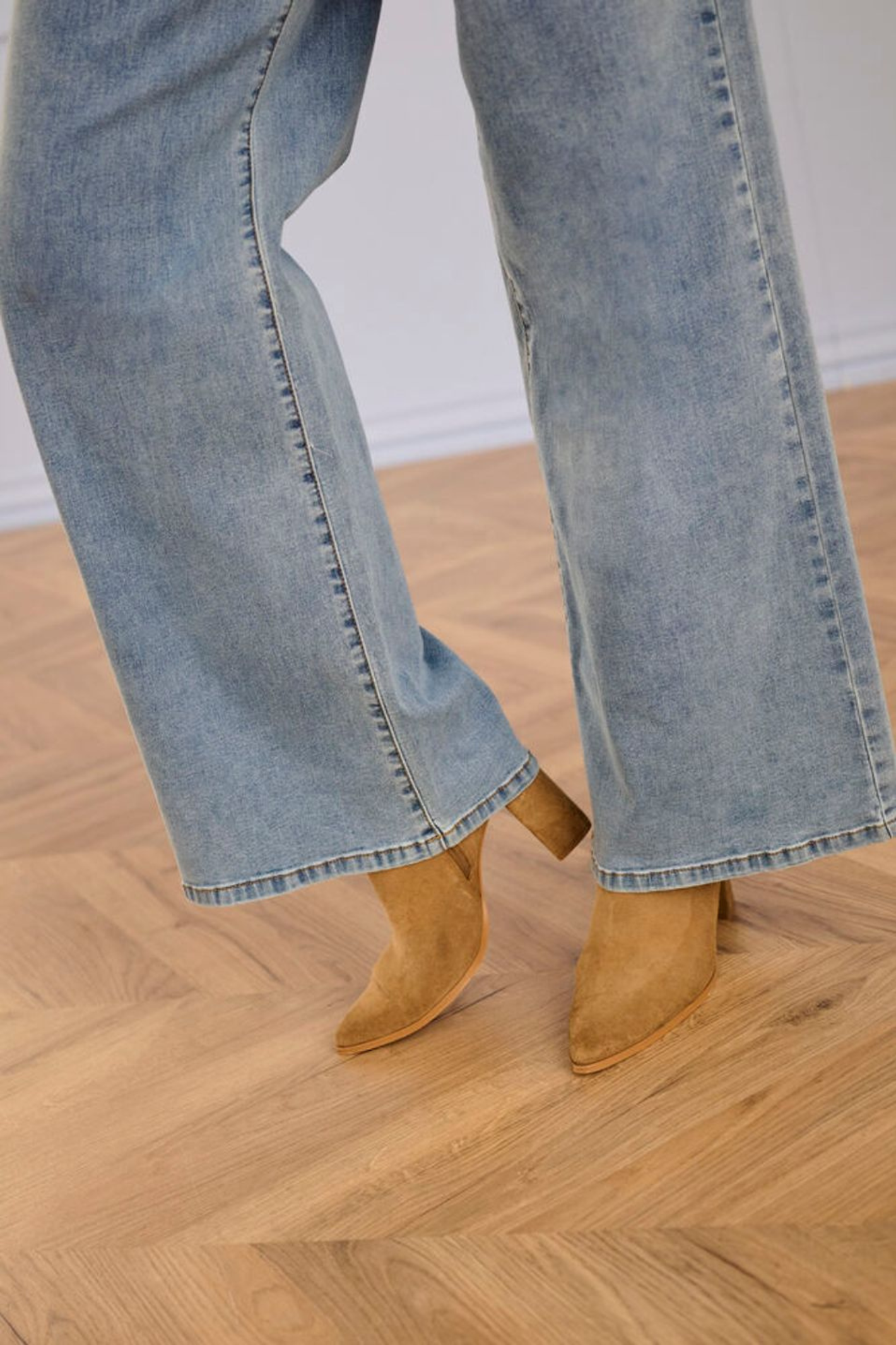 Light blue wide leg jeans by Cream with a high waist and soft stretch. Easy to wear and flattering for everyday style. Shop now at Dotique.