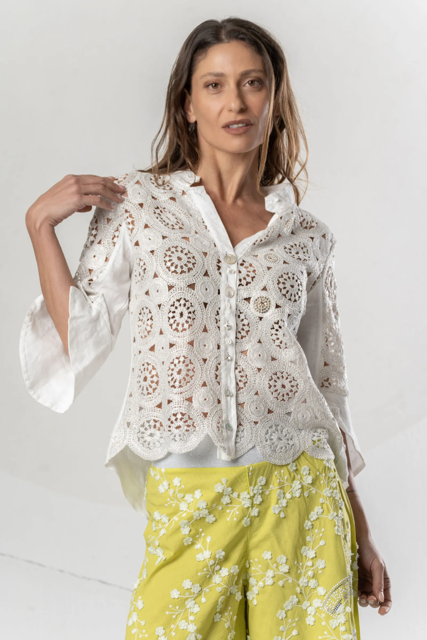 Model wearing Elisa Cavaletti White Lace Blouse Silver Detail Cotton Linen Embellished Shirt ELP261018104 03149 by Elisa Cavaletti shop Dotique