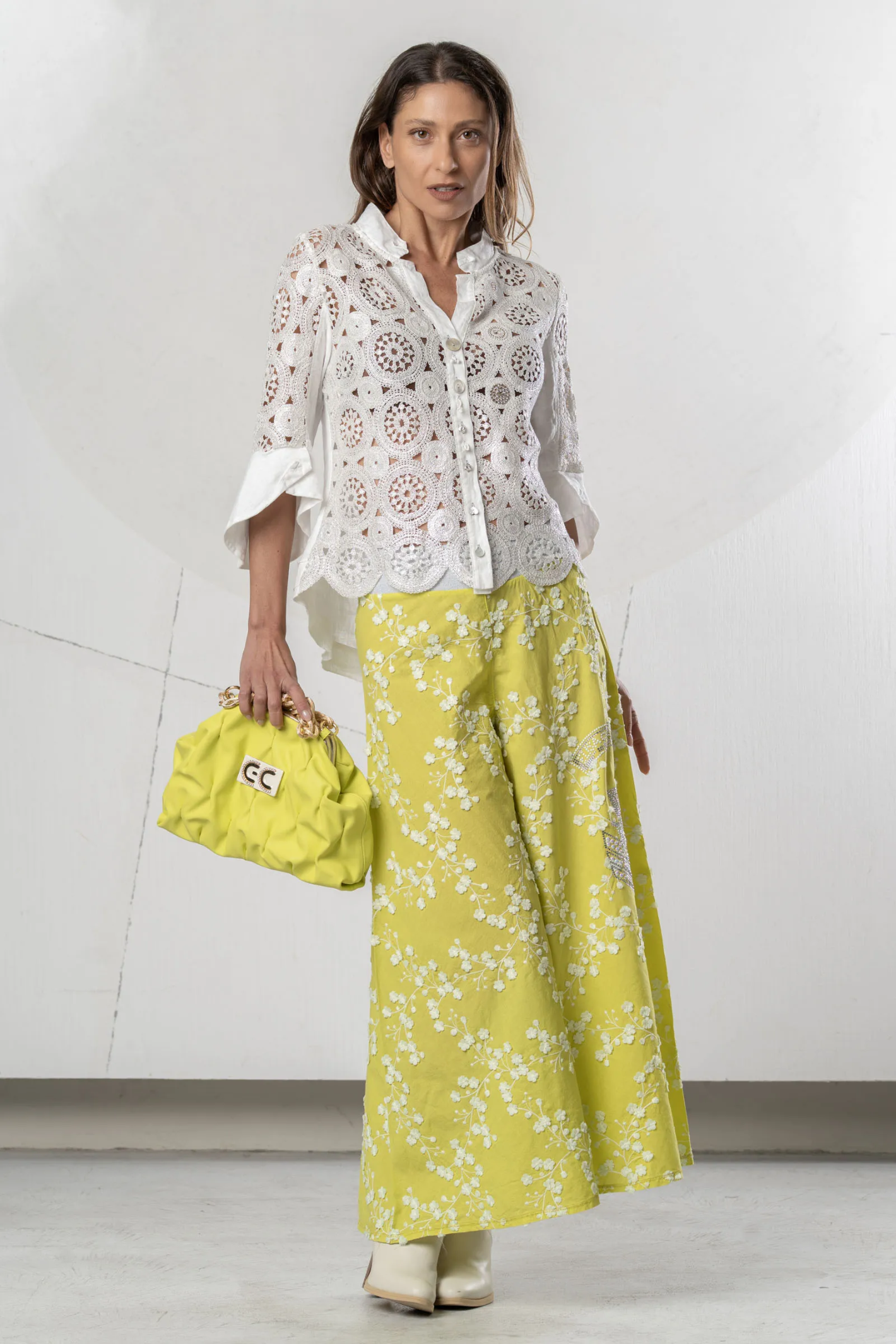 Model wearing Elisa Cavaletti White Lace Blouse Silver Detail Cotton Linen Embellished Shirt ELP261018104 03149 by Elisa Cavaletti shop Dotique