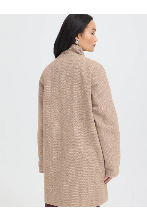 Fransa FREVILLA JA 5 Rain Drum Mix Jacket – model back. Shop Fransa at Dotique.