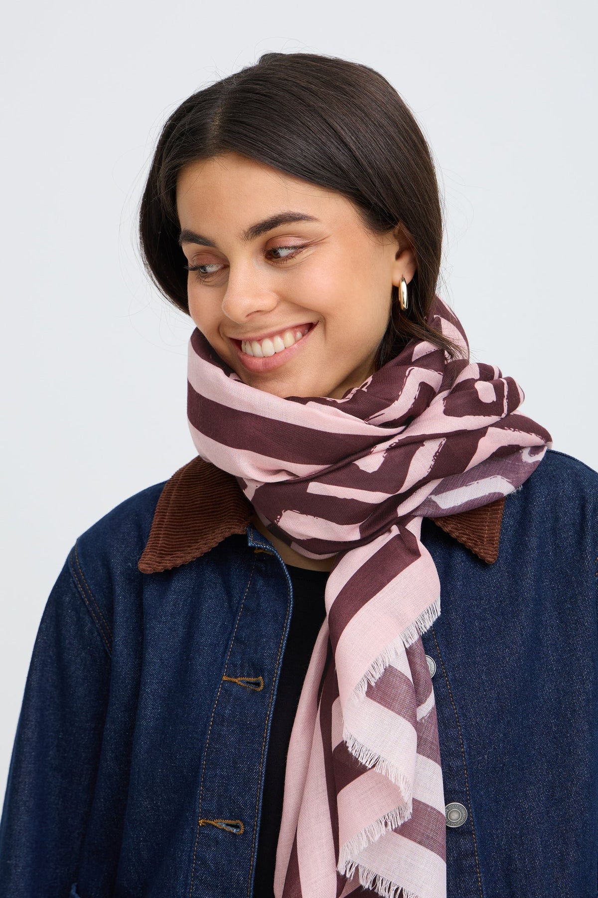 Fransa FRJILLA SCARF 1 Silver Mink Scarf – model detail. Shop Fransa at Dotique.