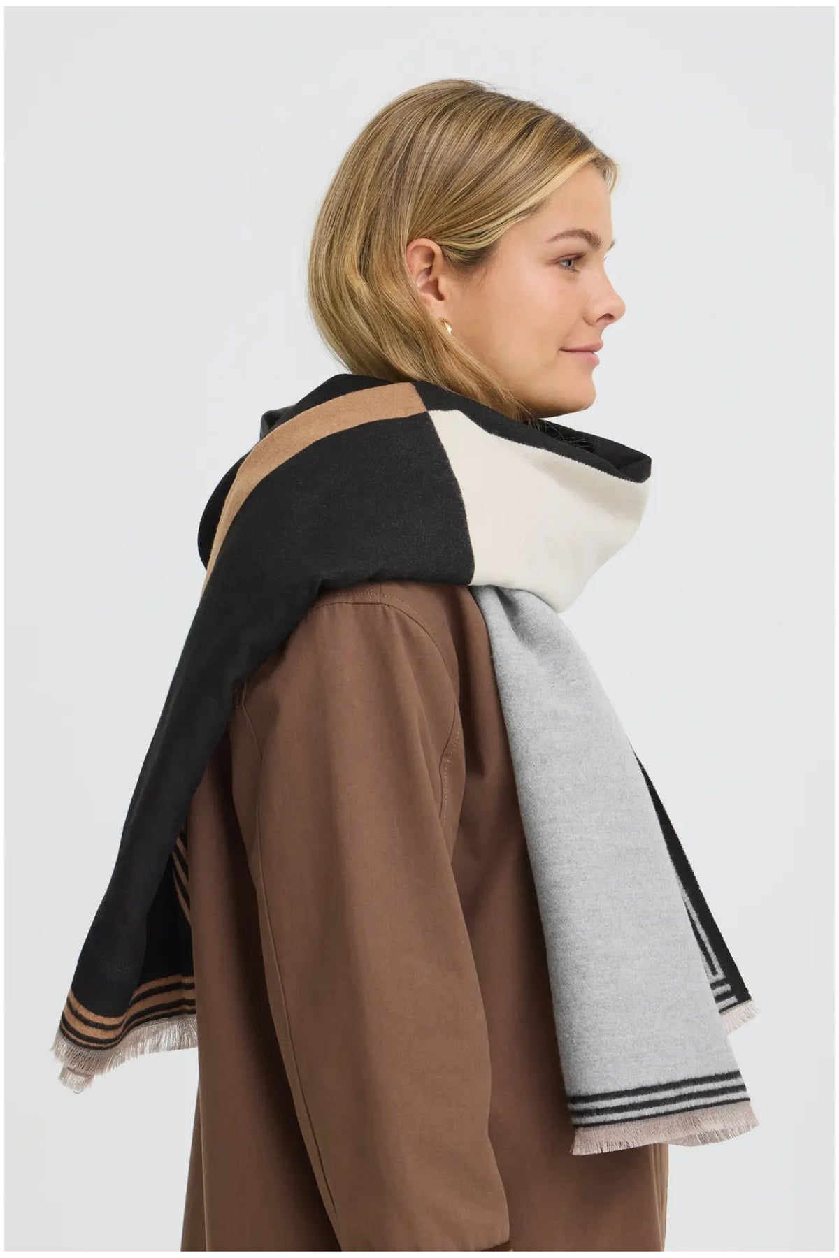 Fransa FRJONAH SCARF 1 Check Rain Drum with Tobacco Scarf – model back. Shop Fransa at Dotique.