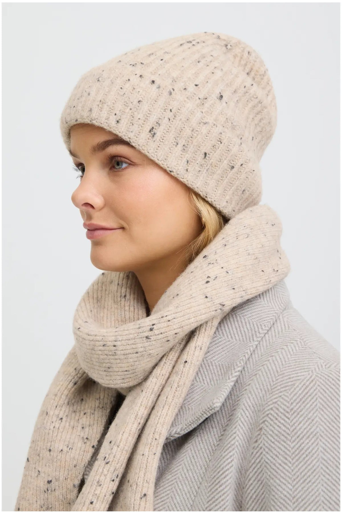 Fransa FRNANNA BEANIE 1 String Melange Hat – model side. Shop Fransa at Dotique.