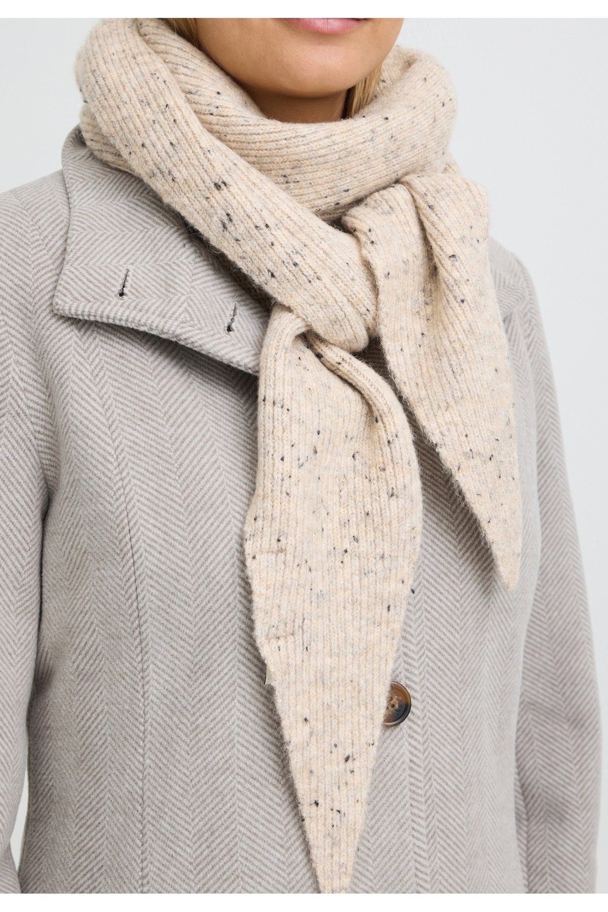 Fransa FRNANNA SC 1 String Melange Scarf – model detail. Shop Fransa at Dotique.