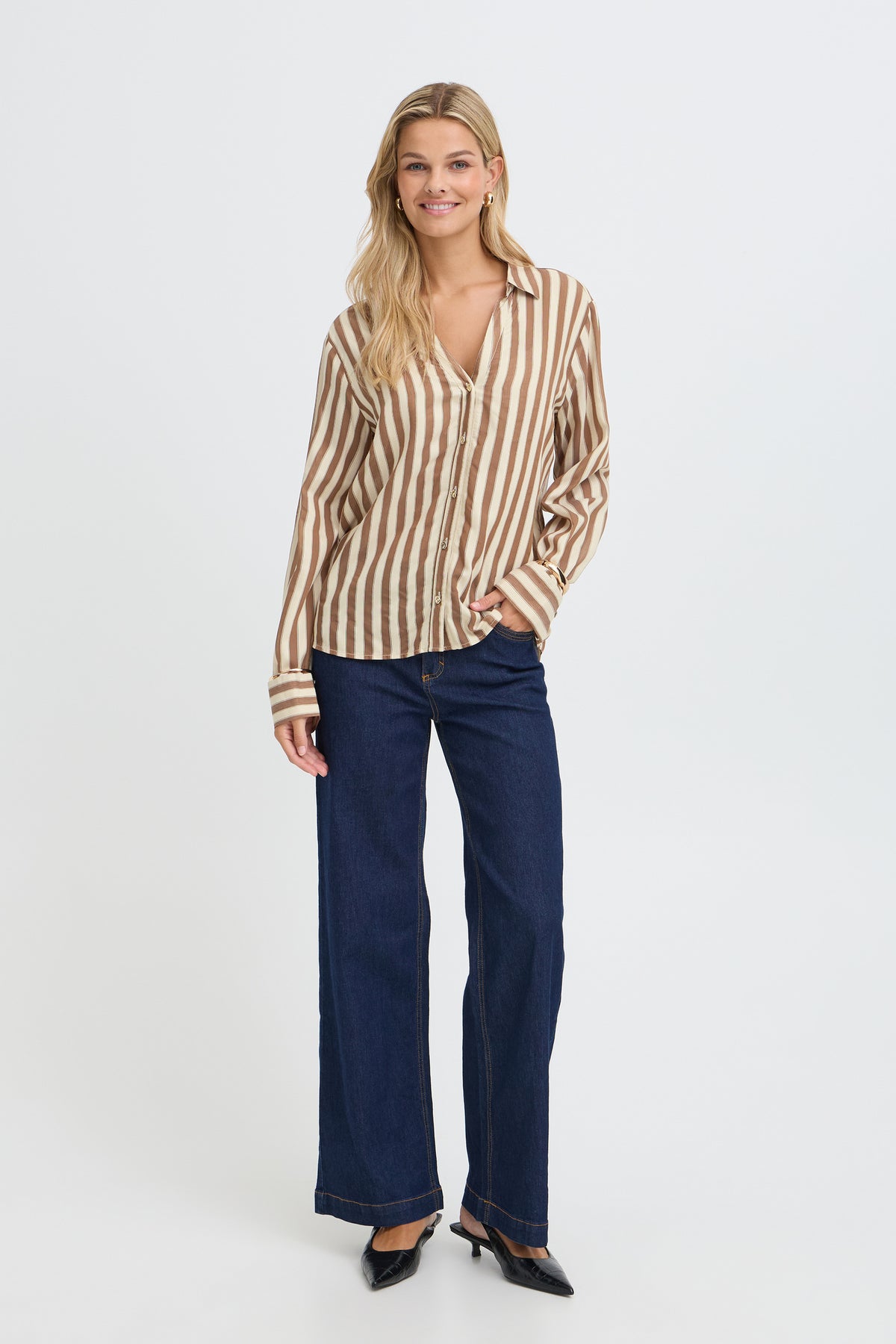 Fransa FRNOOR SH 1 Toffee Oyster Gray Stripe Shirt – model front. Shop Fransa at Dotique.
