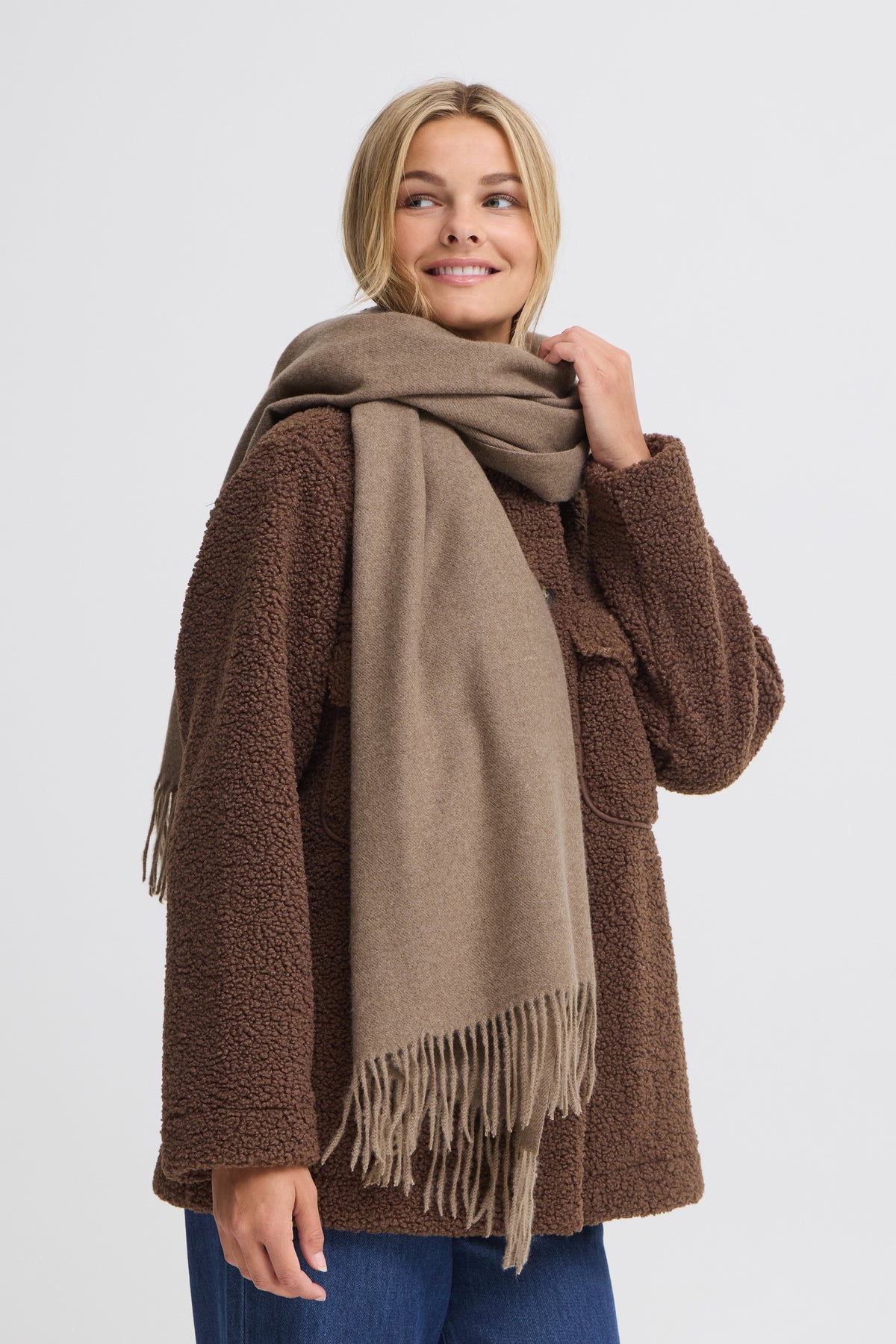 Fransa FRPASMIRA SC 1 Rain Drum Melange Scarf – model front. Shop Fransa at Dotique.