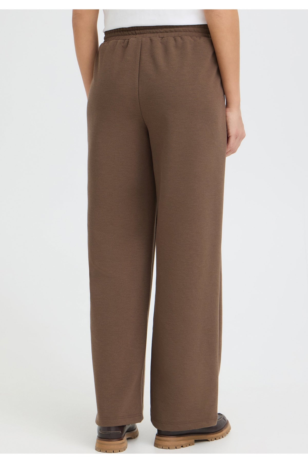 Fransa FRPRIYA PA 1 Rain Drum Trousers – model back. Shop Fransa at Dotique.