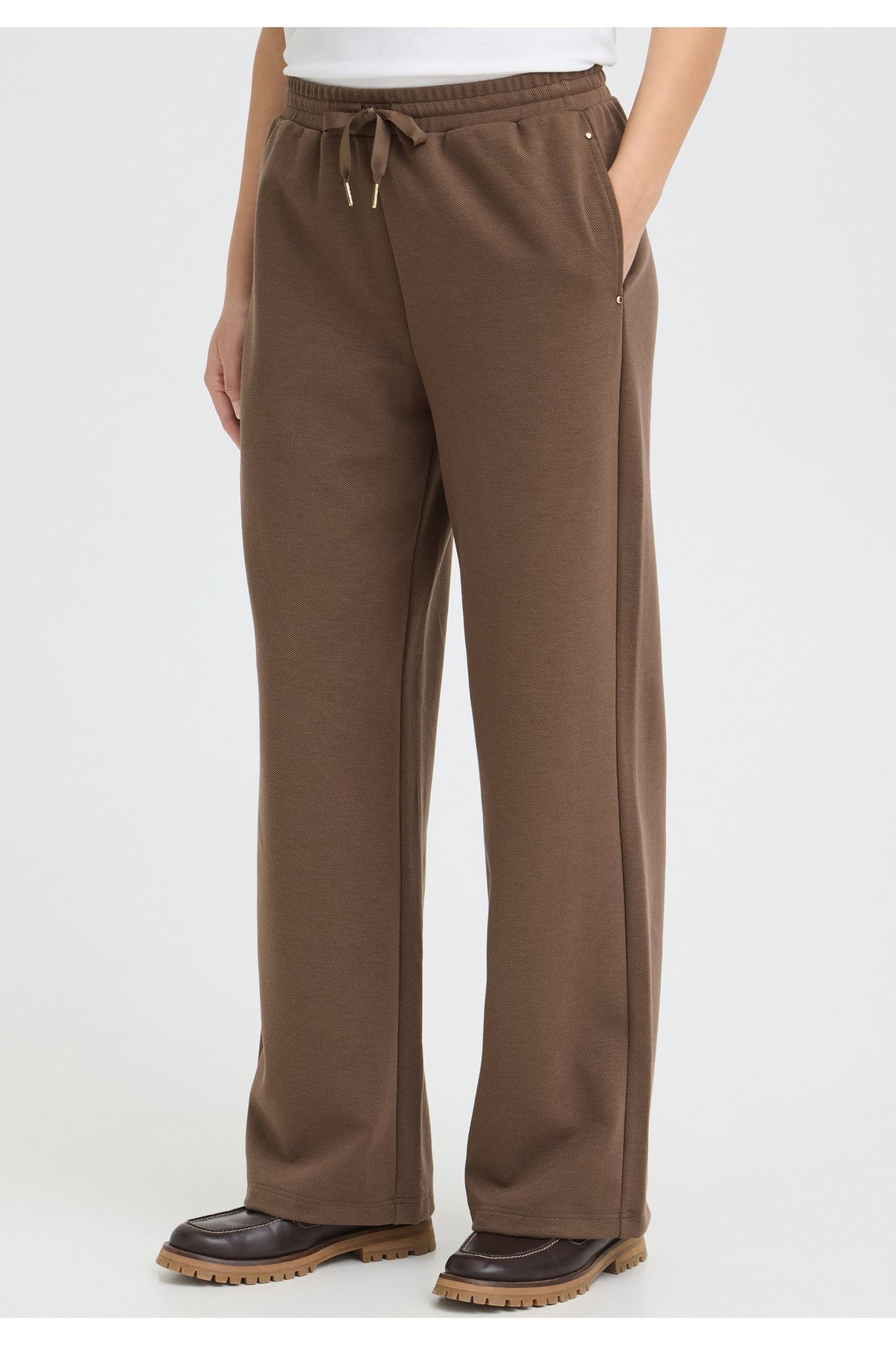 Fransa FRPRIYA PA 1 Rain Drum Trousers – model front. Shop Fransa at Dotique.