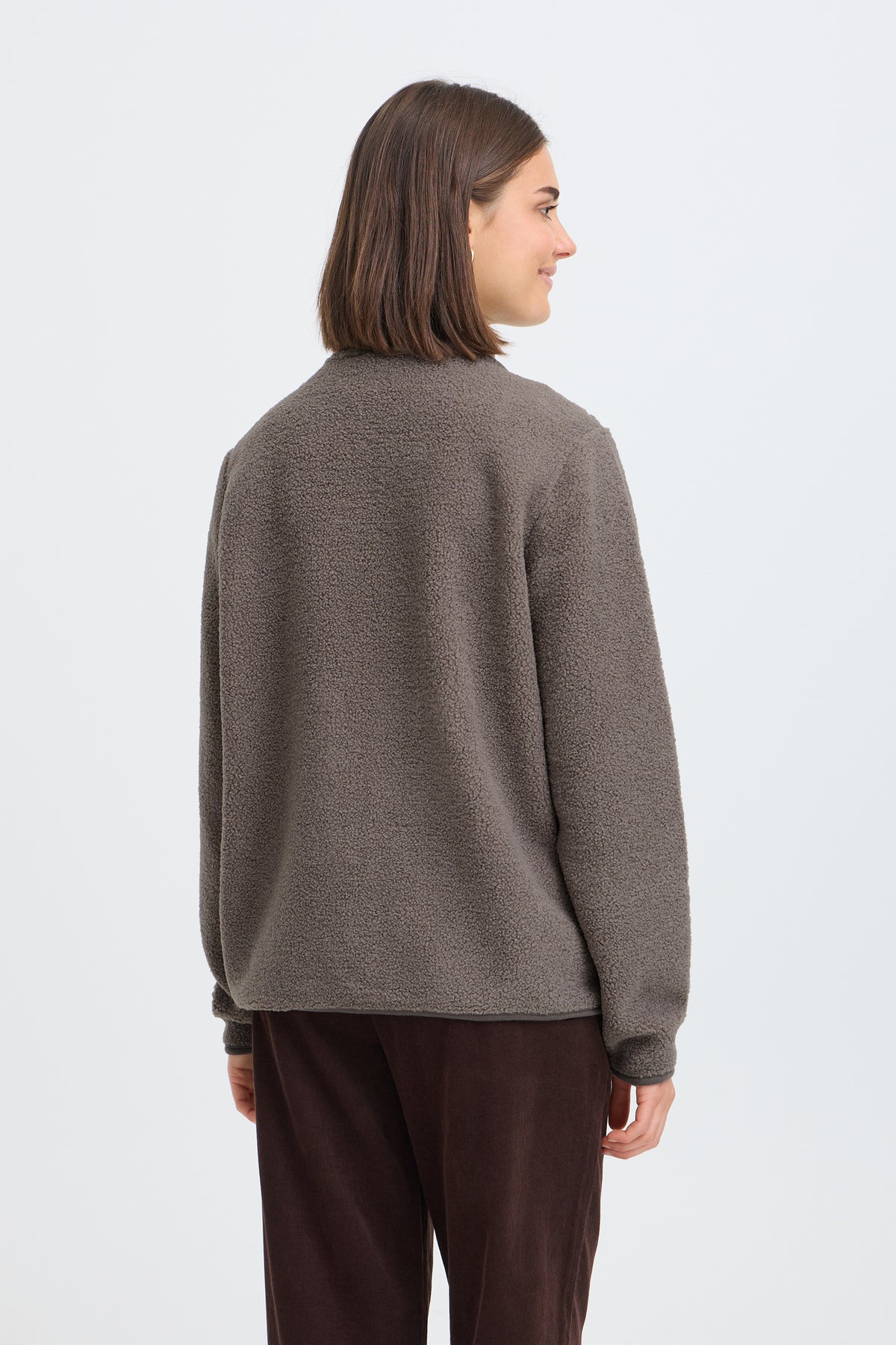 Fransa FRTENYA JA 1 Driftwood Jacket – model back. Shop Fransa at Dotique.
