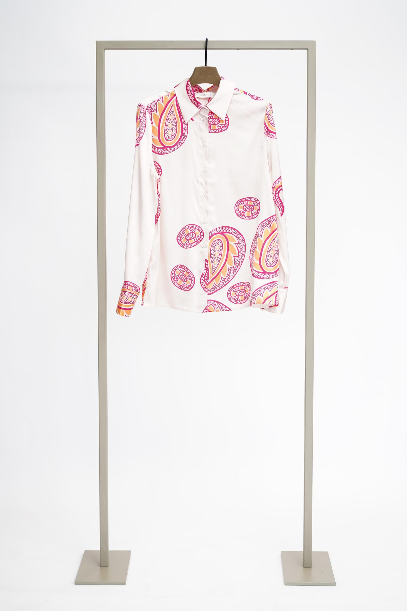 Herzen's Angelegenheit 6152 Silk Blouse Light Pink Multi by Herzen's Angelegenheit, shop Herzen's Angelegenheit at Dotique online.