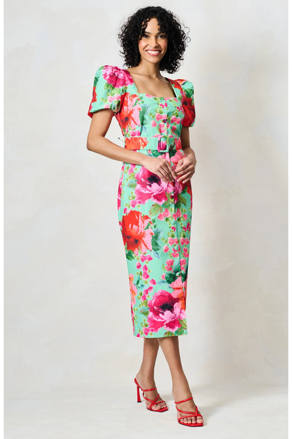 Woman wearing Hope & Ivy The Rowena Puff Sleeve Sweetheart Neckline Pencil Dress by Hope and Ivy shopable at Dotique.