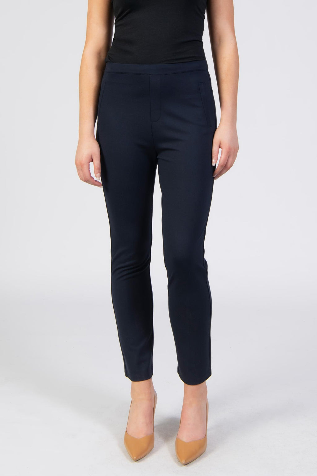 shop Jessica Graaf at Dotique
