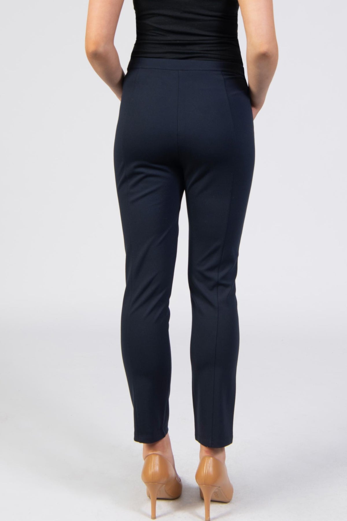shop Jessica Graaf at Dotique