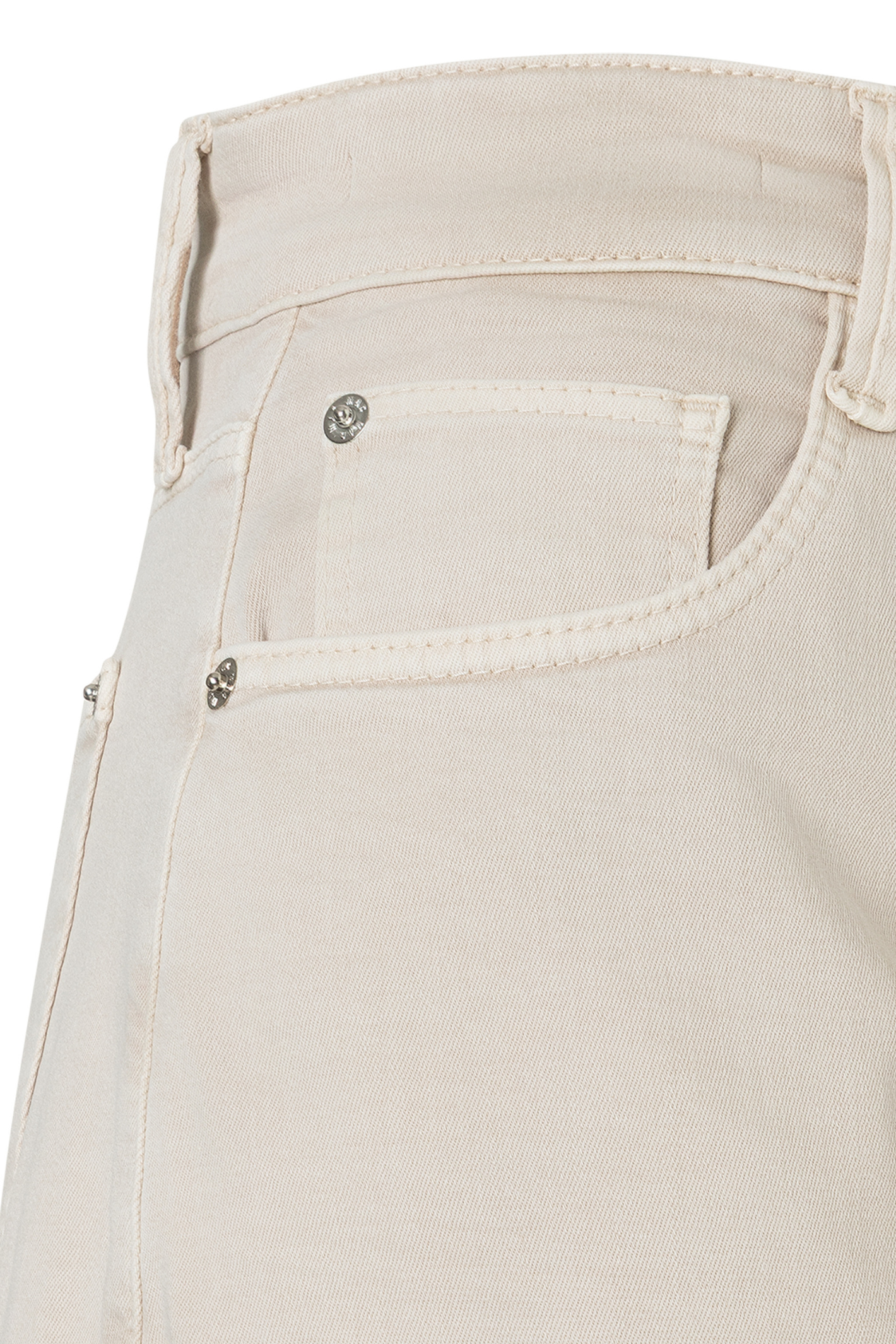 Close-up of ivory denim fabric and pocket details of MAC Jeans 3107-00-0423L DANNI 2.3 Barrel Jeans Ivory by Mac Jeans, shop Mac Jeans at Dotique.