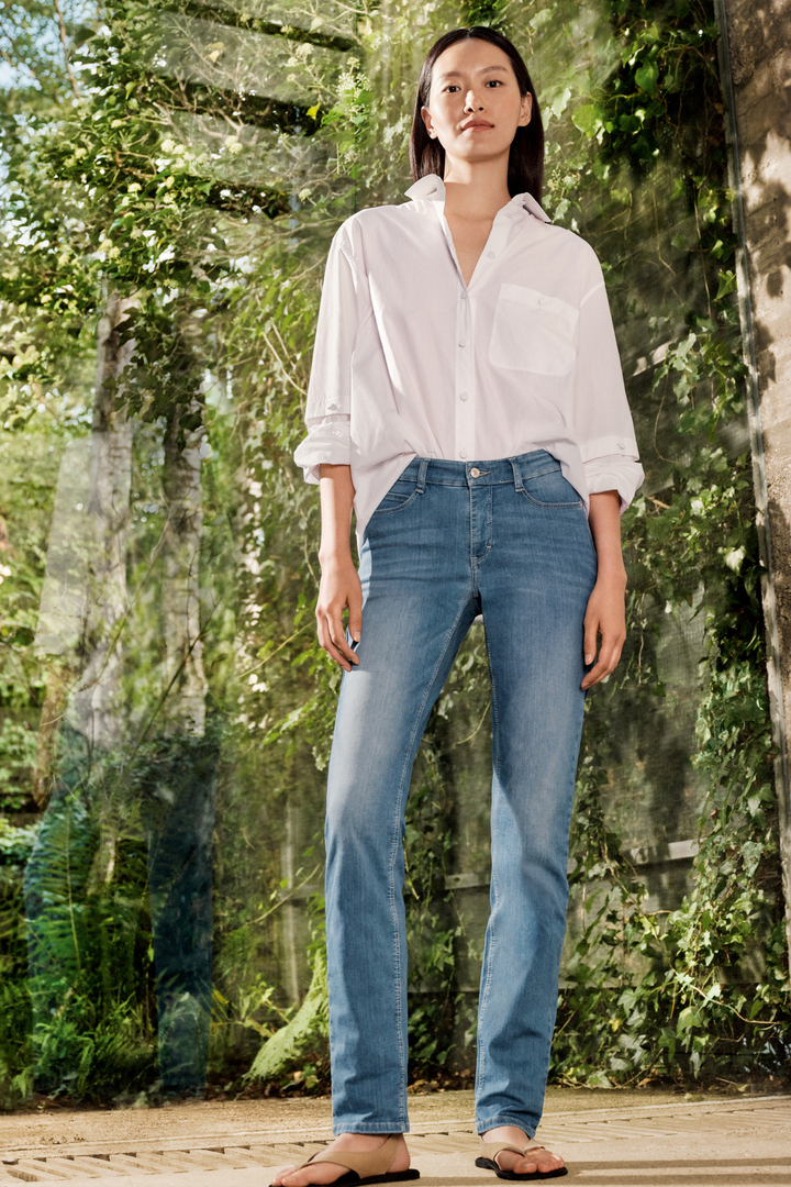 MAC DREAM Wonder Light Denim Straight Jeans 5401-90-0351L at Dotique