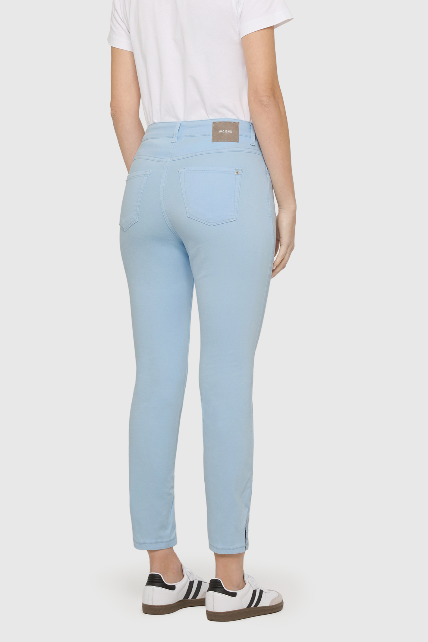 Back view of model wearing MAC Jeans Dream Summer Heaven Blue L26 5492-0351-121R by Mac Jeans shop at Dotique