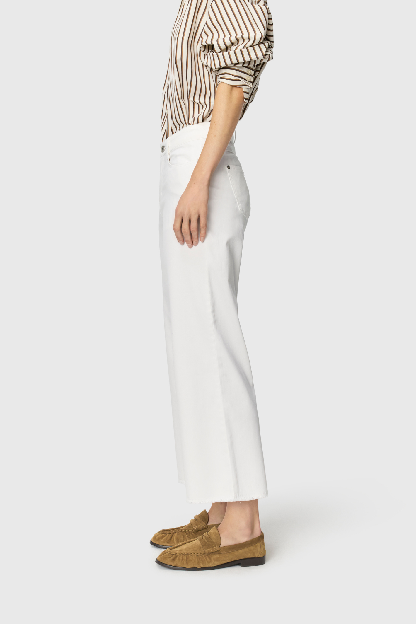 MAC Dream Wide cropped jeans in white Wonder Light denim. Flattering wide leg fit with a soft stretch feel. Easy summer styling from Dotique.