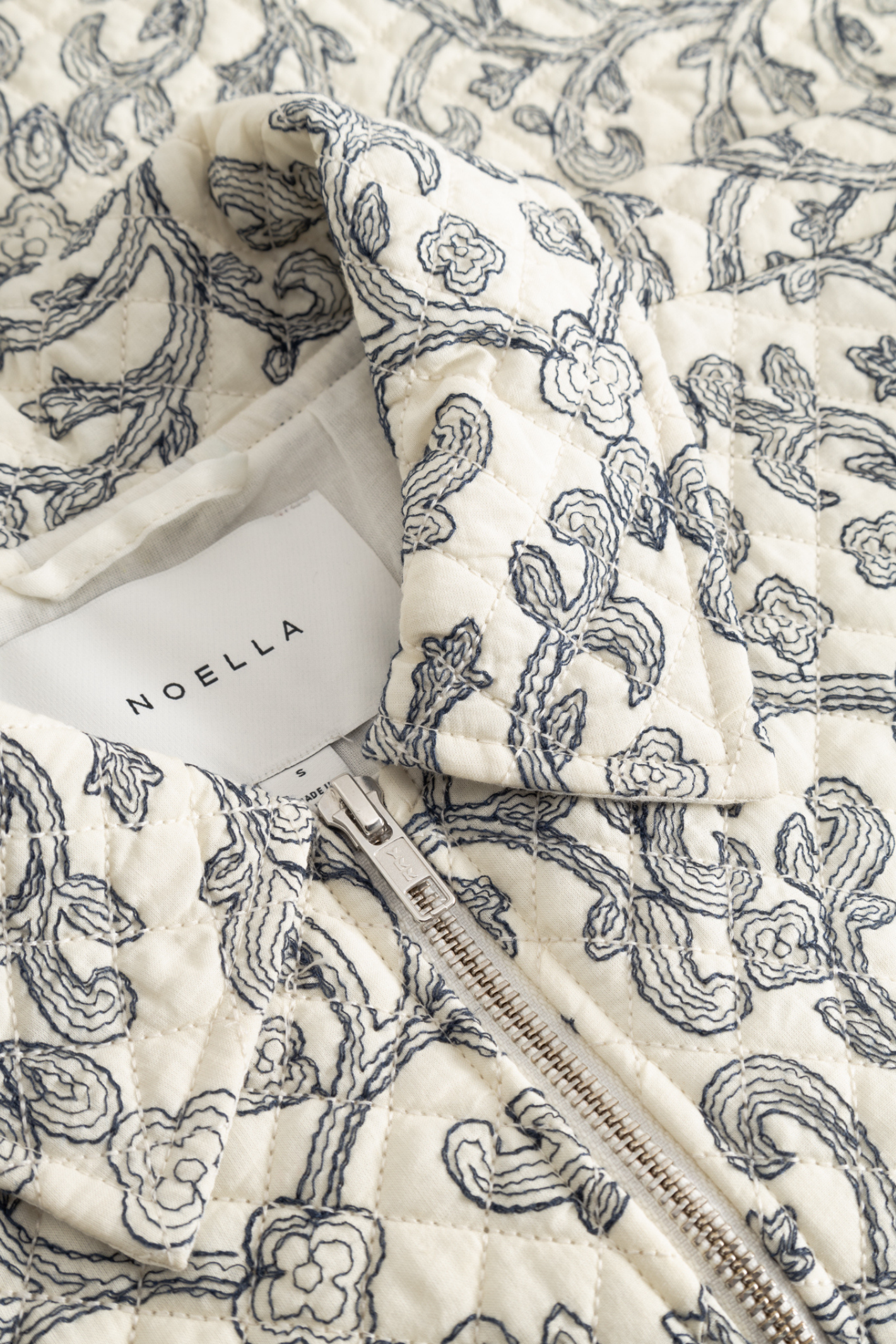 Noella 12610063 N-Mariam Jacket Offwhite 100% cotton structured jacket at Dotique