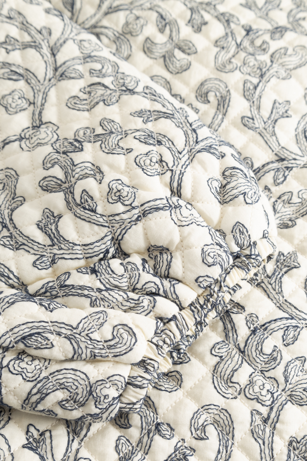 Noella 12610063 N-Mariam Jacket Offwhite 100% cotton structured jacket at Dotique