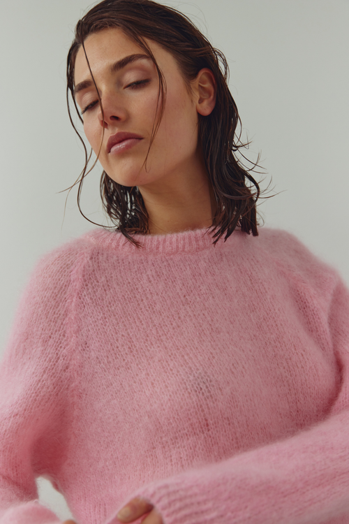 Dotique Noella 15250002 N-Latora Knit in baby pink with a relaxed fit