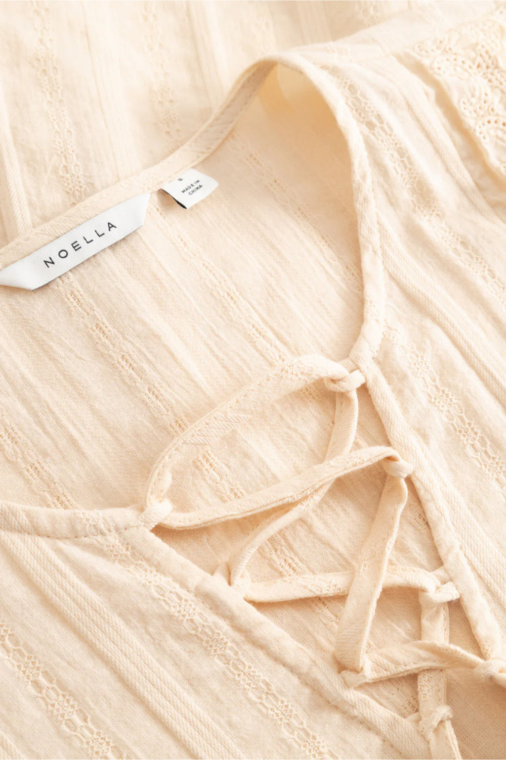 Close-up of Noella 15320002 N-Maliyah Blouse Ivory with lace detail by Noella Shop Noella at Dotique