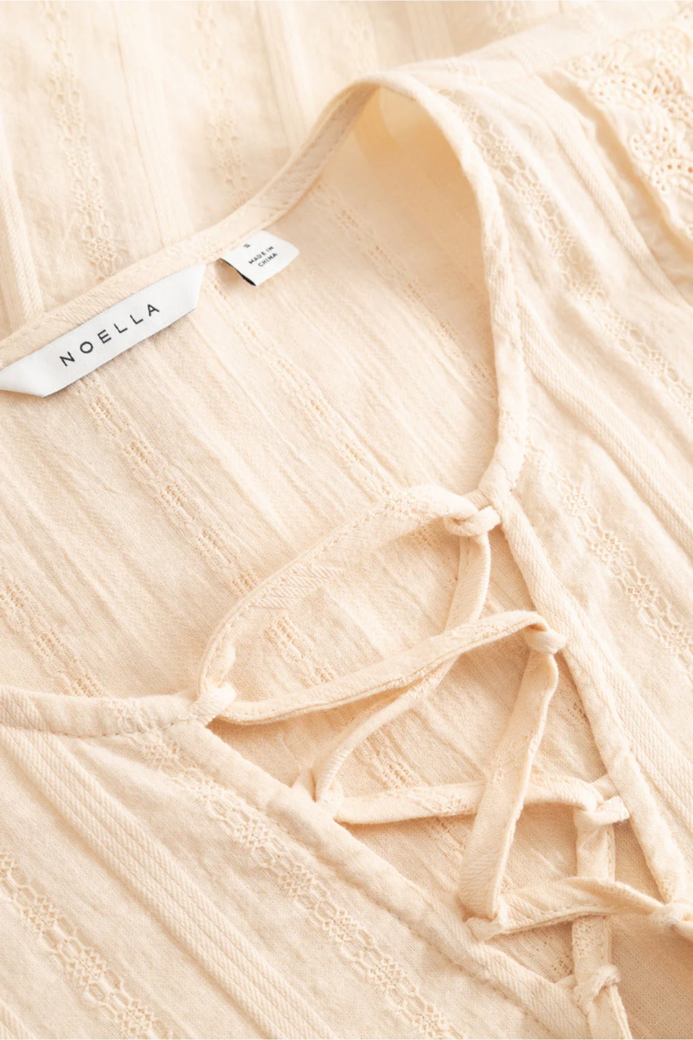 Close-up of Noella 15320002 N-Maliyah Blouse Ivory with lace detail by Noella Shop Noella at Dotique