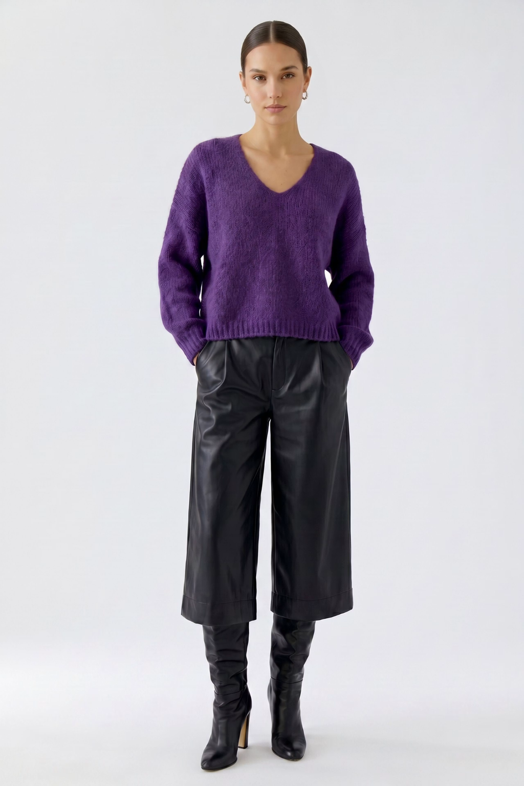 Dotique Oui fluffy knit pullover in Ultra Violett with a relaxed fit and round neckline.