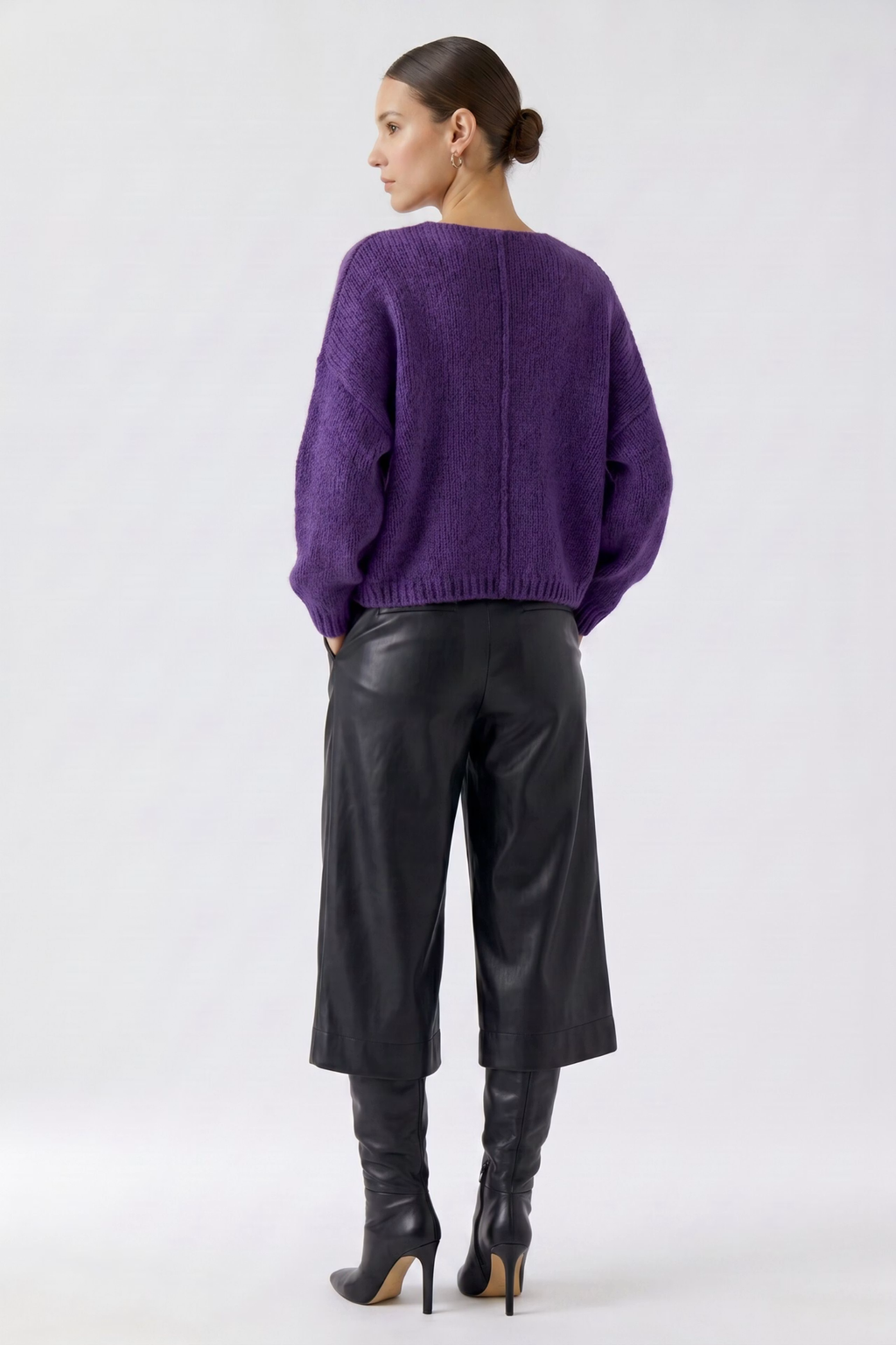 Dotique Oui fluffy knit pullover in Ultra Violett with a relaxed fit and round neckline.