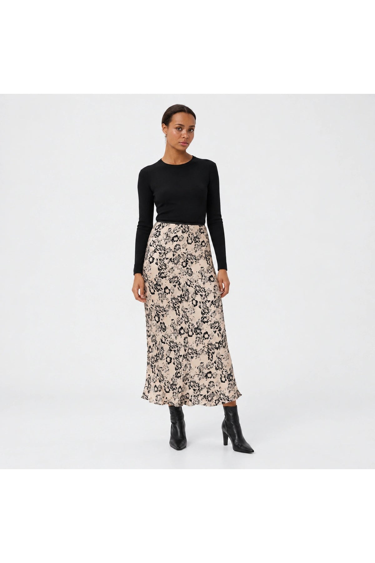 Part Two CandicePW Skirt Black Gradient Flower 30311058 305459 – view 1. Shop Part Two at Dotique.