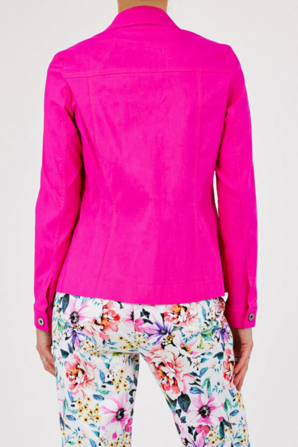 Classic pink Robell Happy Jacket in stretch bengaline. Lightweight, comfortable and easy to style with a flattering fit. Shop Robell at Dotique.