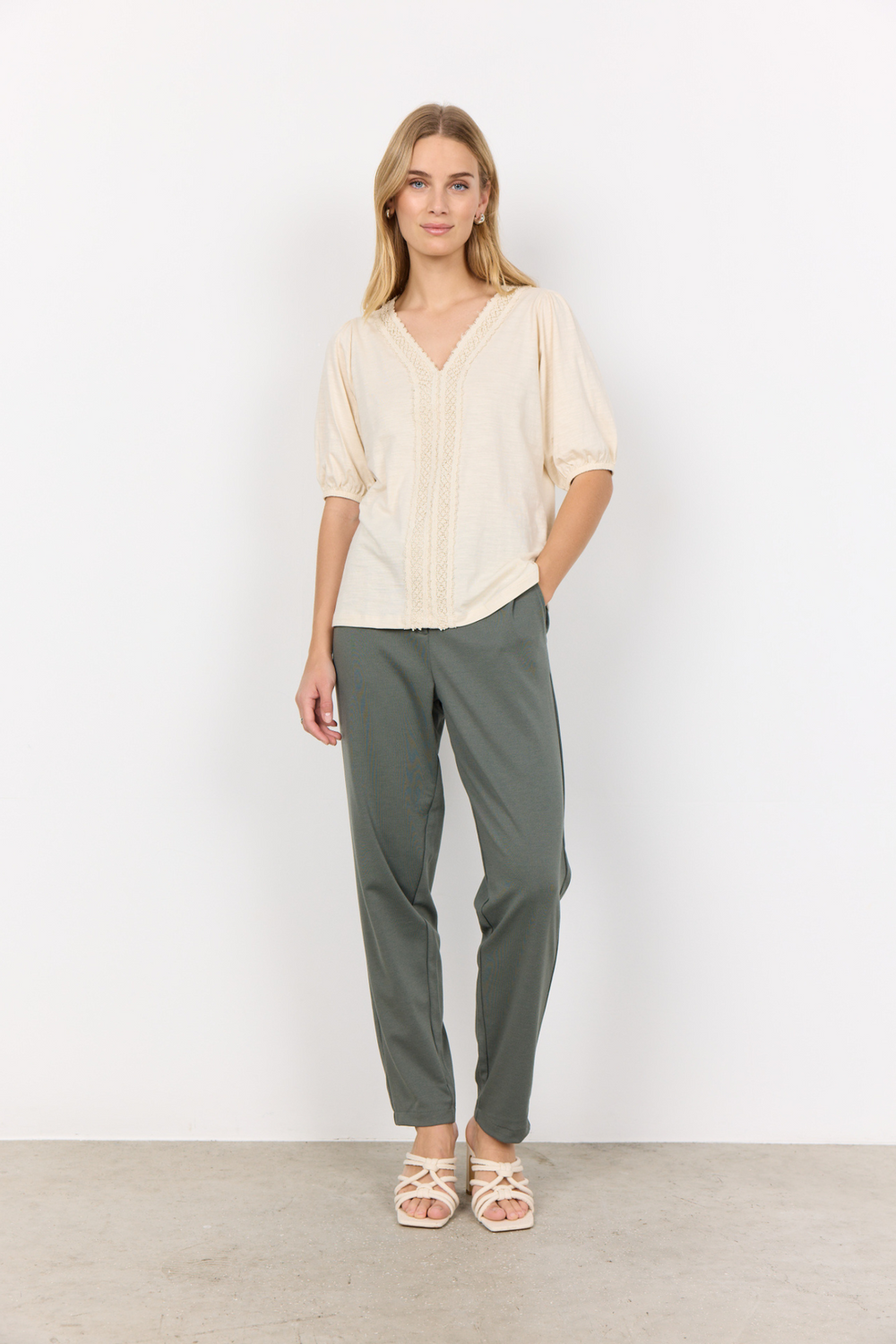 dotique-sc-babette-67-organic-cotton-lace-trim-blouse-soya-concept-2