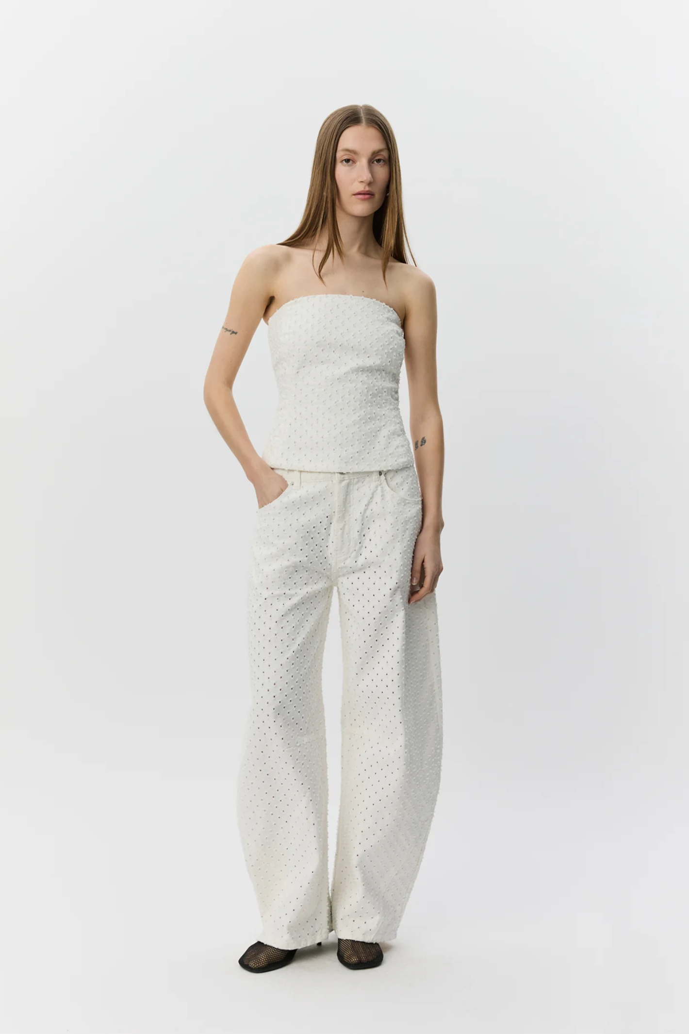 Model wearing Sofie Schnoor Tomirsw Barrel Shape Jeans S262187 by Sofie Schnoor, shop Sofie Schnoor at Dotique
