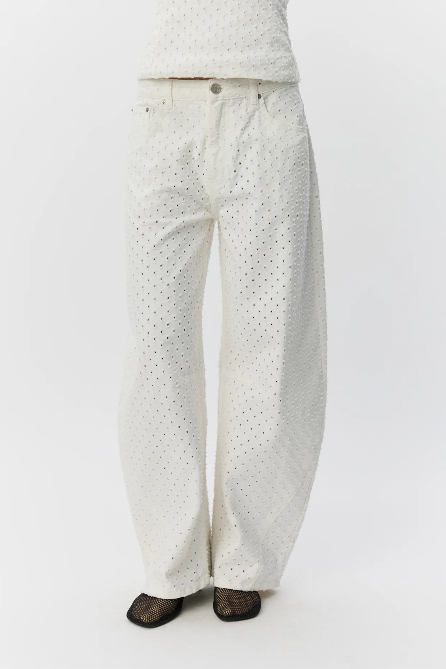 Sofie Schnoor Tomirsw Barrel Shape Jeans S262187 in off-white by Sofie Schnoor, shop Sofie Schnoor at Dotique