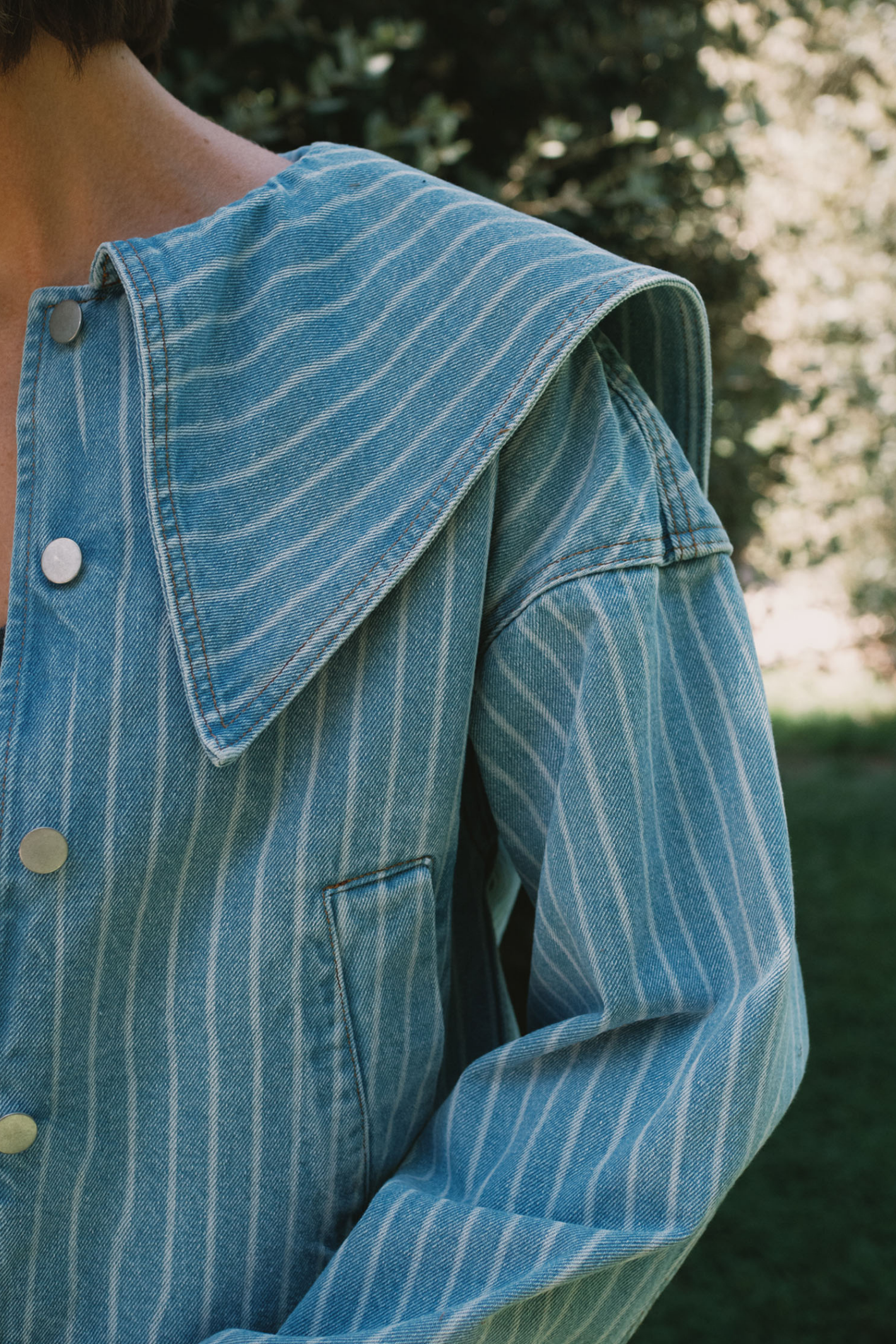 Tiny Big Sister striped cotton jacket with collar and relaxed fit. A stylish, lightweight layer for spring and summer. Shop at Dotique.