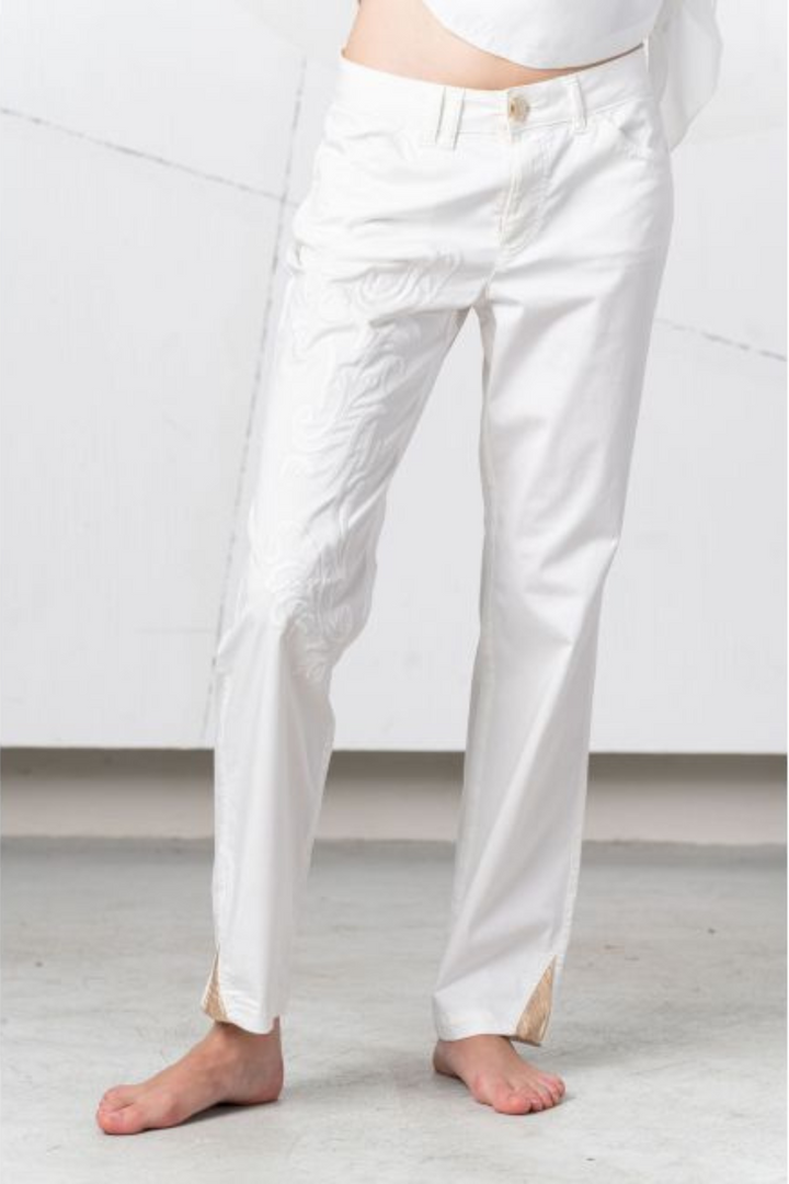 elisa-cavaletti-03149-off-white-detail-trousers-incontro-dotique-1