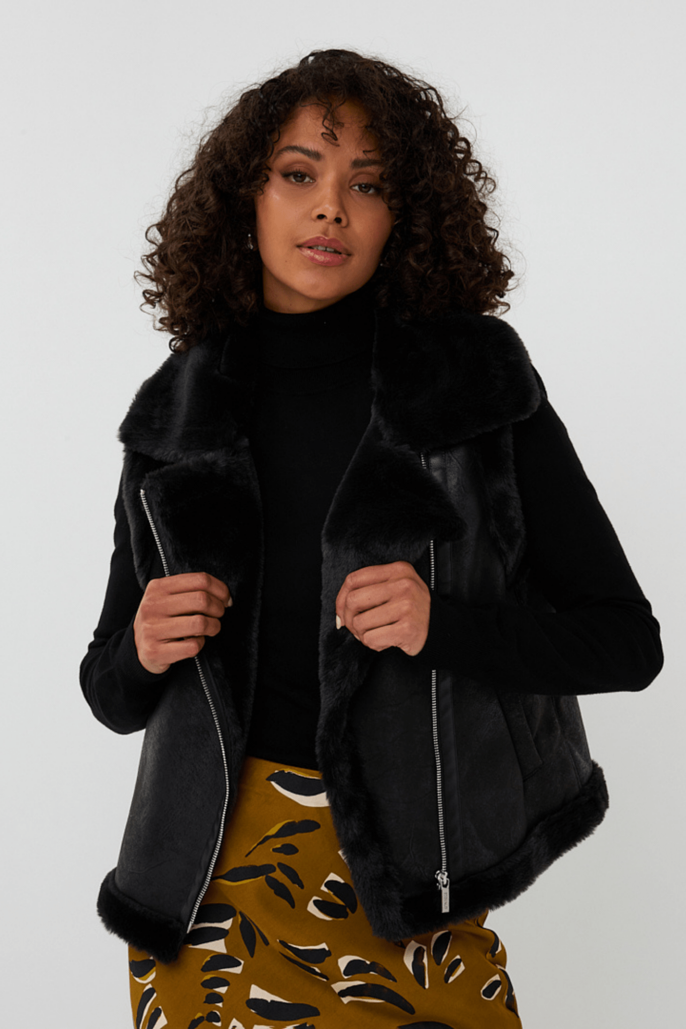 EsQualo 37502 Black Gilet Fur - Dotique - EsQualo