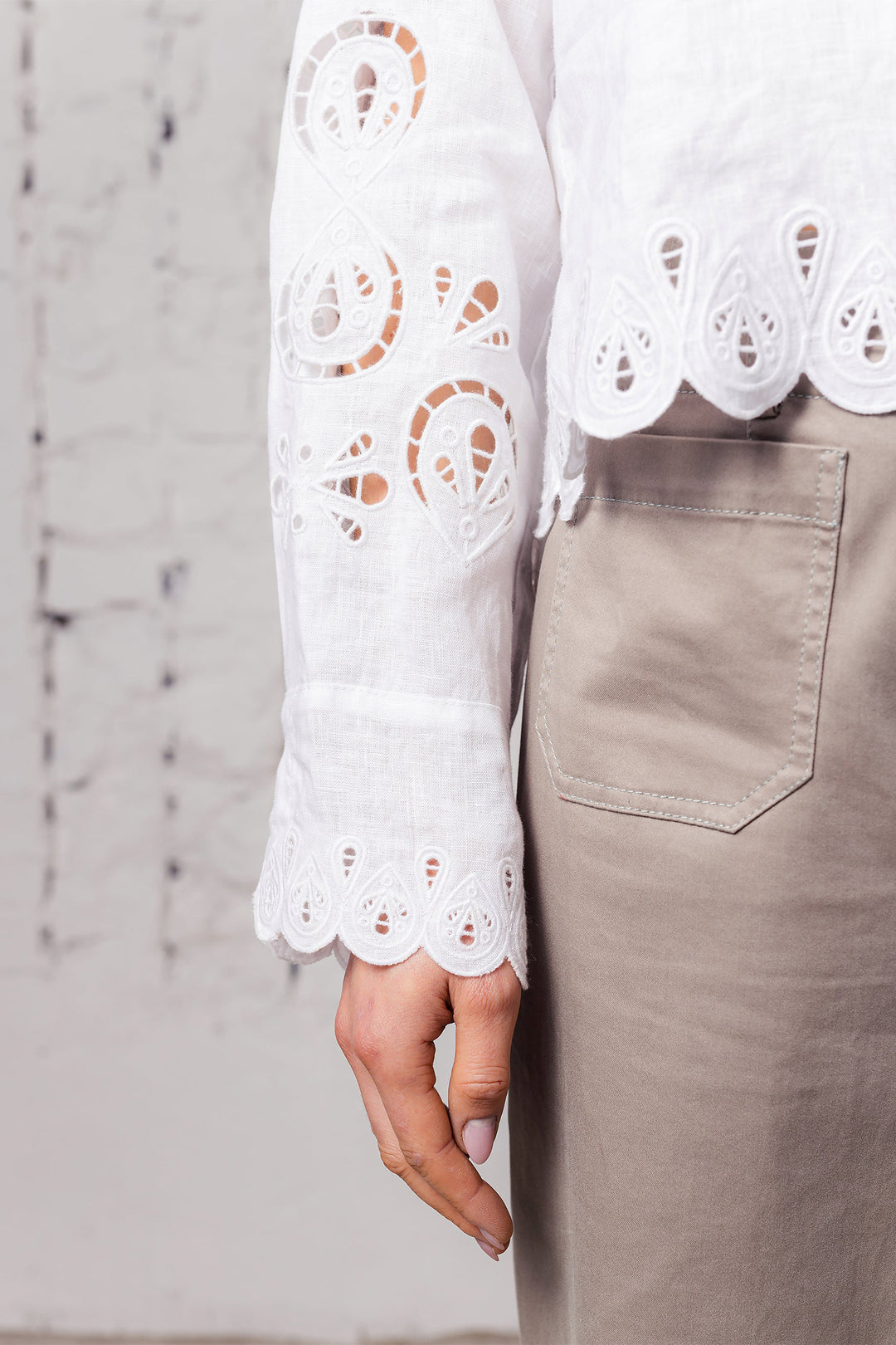 Eve in Paradise 1224-26240-1000 Jisoo White Linen Blouse - Dotique