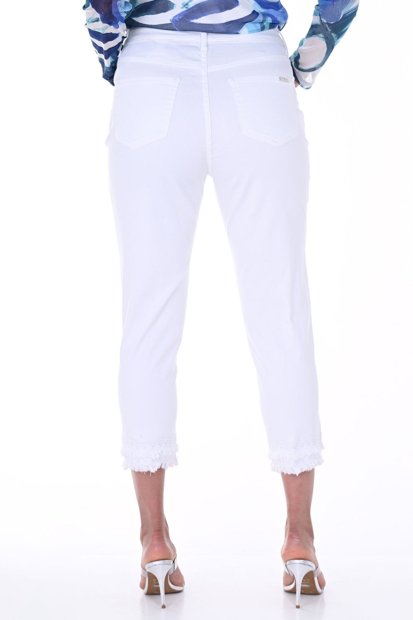 Frank Lyman 246255U White Frayed Hem Cropped Jeans - Dotique