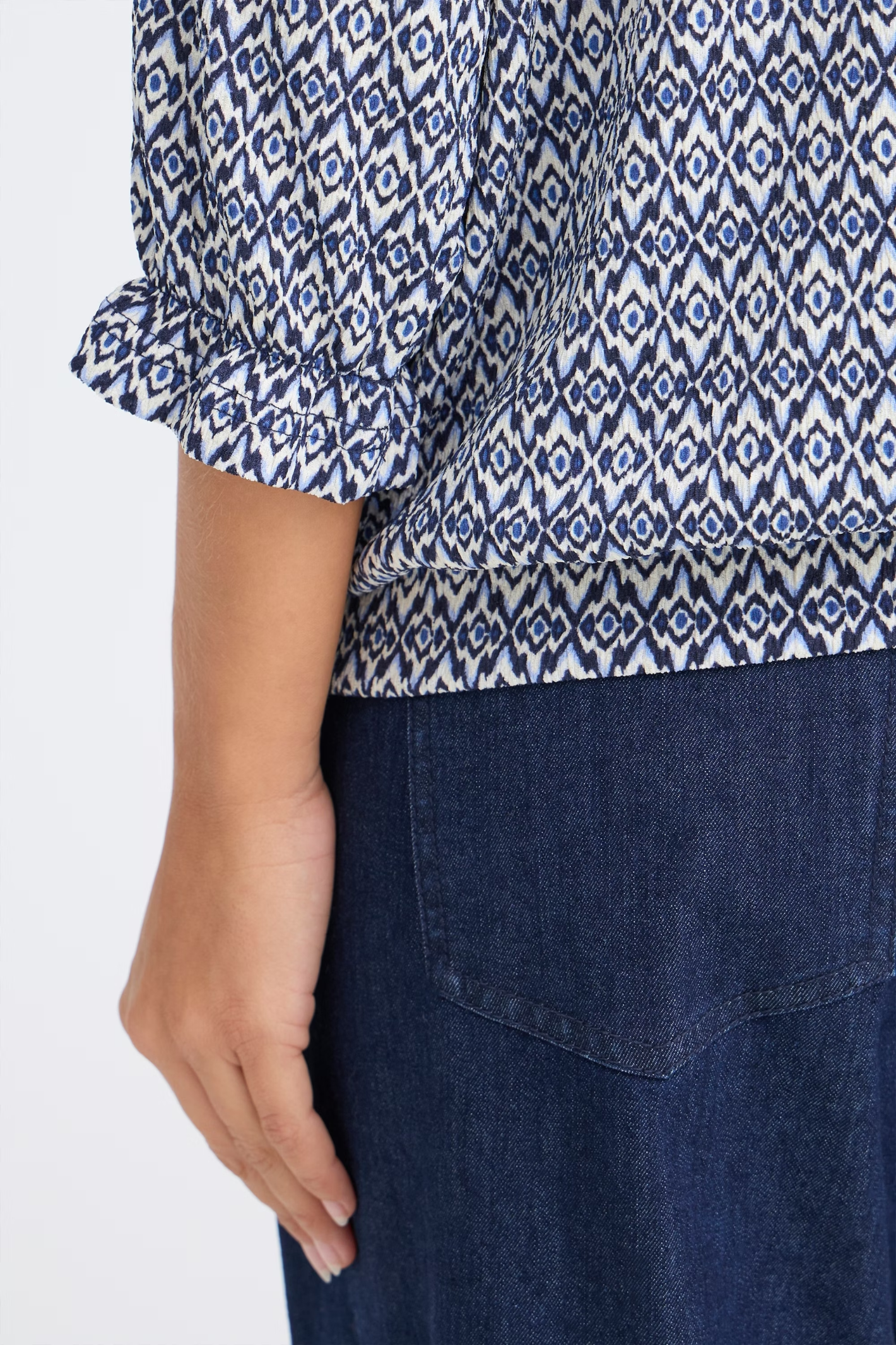 Fransa FRSLOANE T-shirt in Ethnic Lines Navy – women’s graphic tee – Dotique